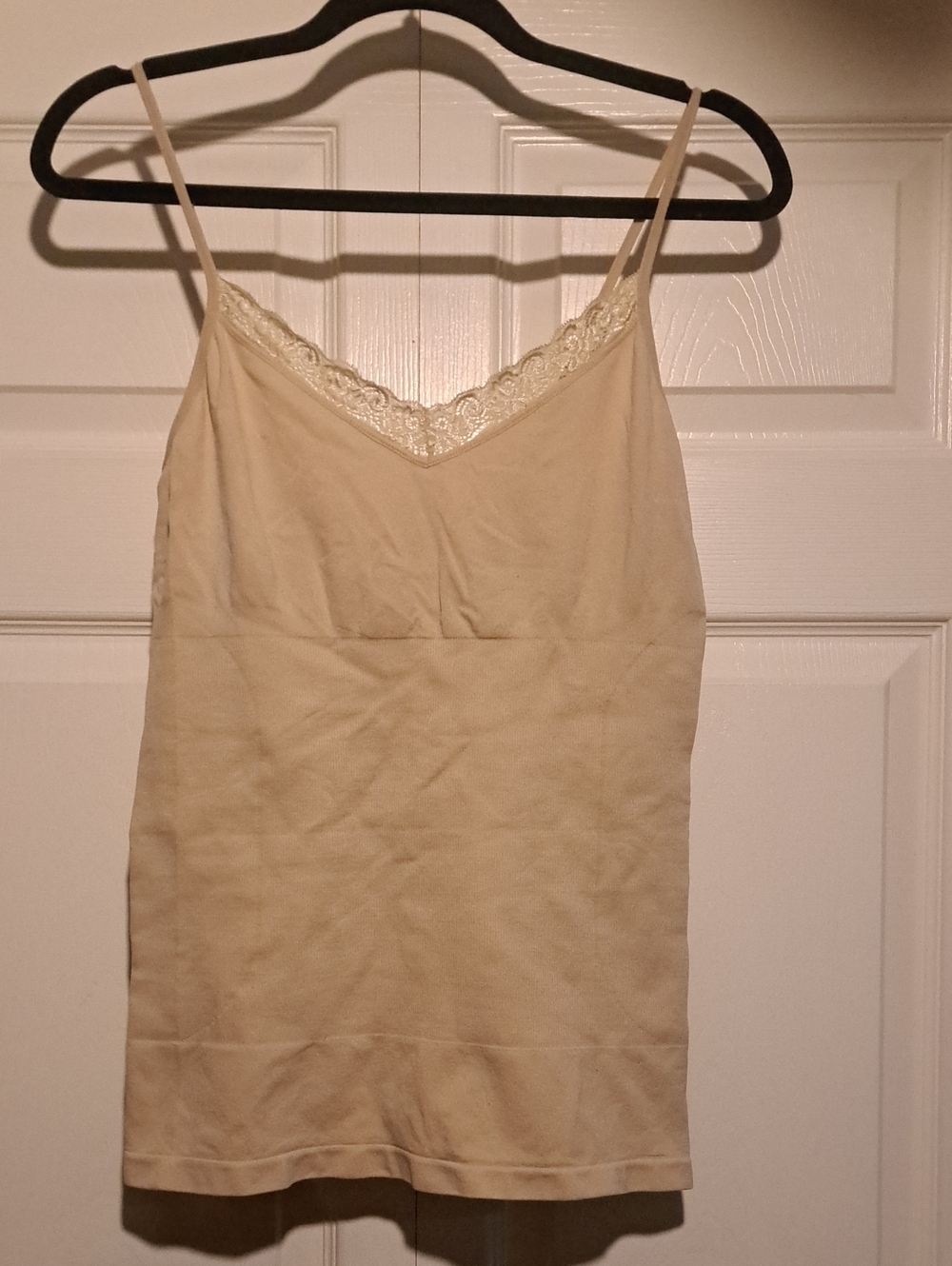 โก๏ธCream Lace-Trim Cami Tank With tummy tuck elastic